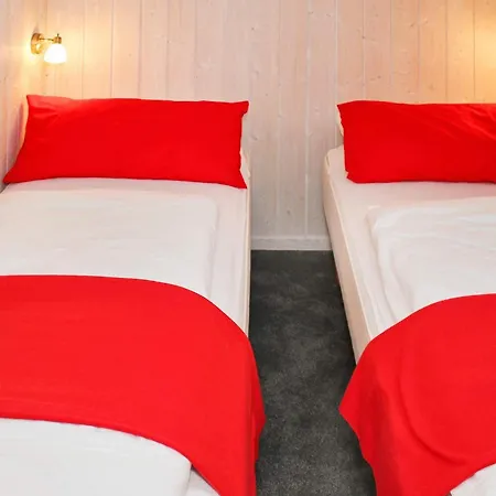 Waterfront In Semesterbostad